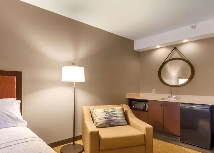 Hampton 3*