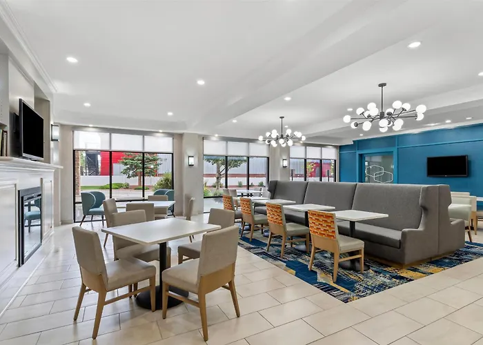 Hampton Hotel 3*