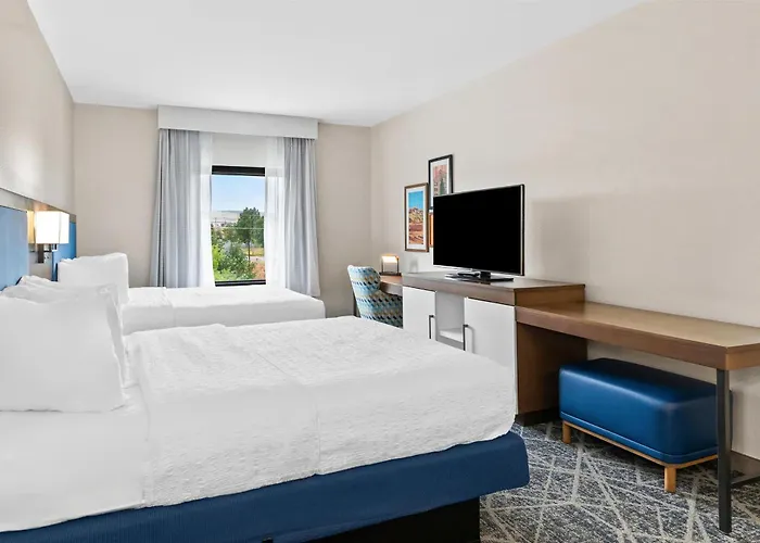 Hotel Hampton 3*